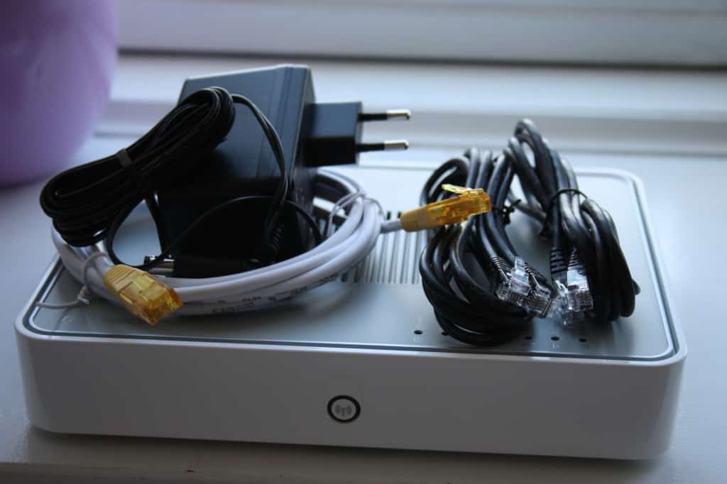 Telia Router med kabler